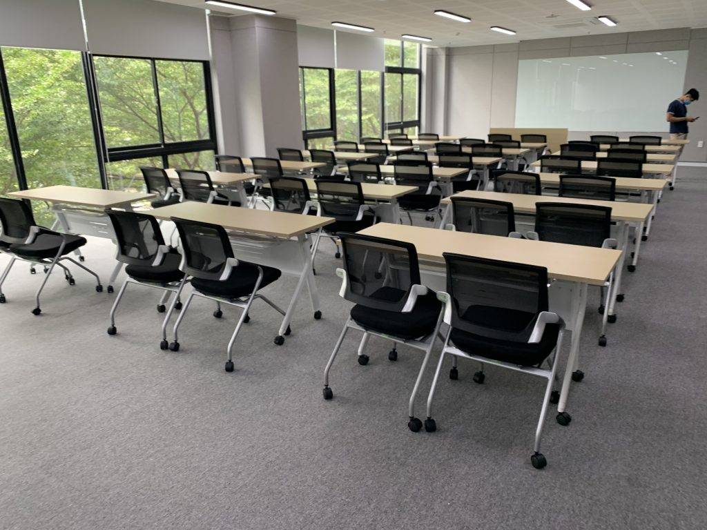 Bàn gấp bánh xe giá rẻ